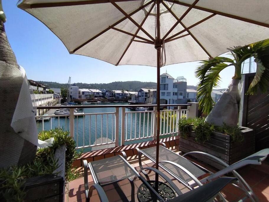 Waterfront - 1 South Quay Lovely Two Bed On Water クニスナ エクステリア 写真